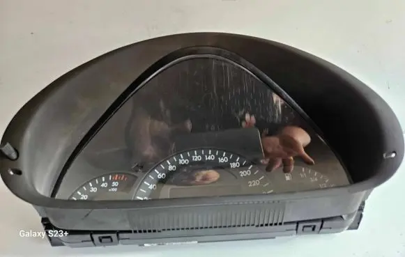 Mercedes-Benz C W203 Speedometer (instrument cluster) 110008896 A3035401311