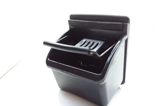 Car ashtray