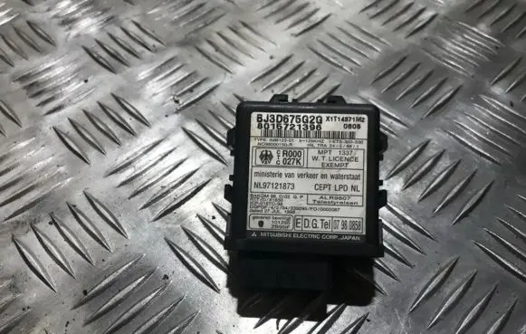Mazda 323 F Immobilizer control unit/module bj3d675g2g 8015721396