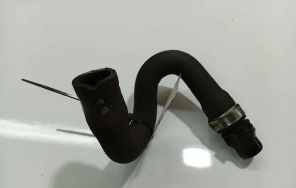 Ford Mondeo MK IV Engine coolant pipe/hose