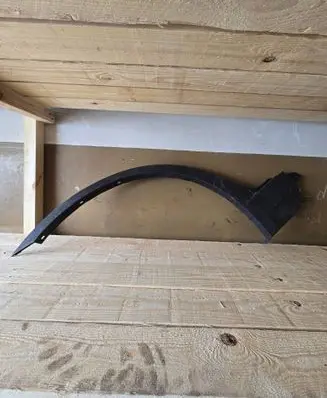 Front arch trim