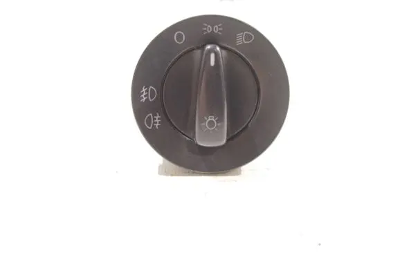 Volkswagen Golf IV Light switch 1C0941531A