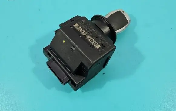 Mercedes-Benz C W203 Ignition lock 2095450908 IMPRK1580229