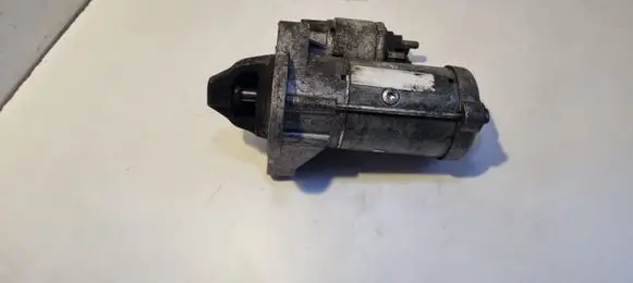Ford Focus Starter motor AV6N11000GD