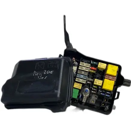 Peugeot 208 I Fuse box set 452473003