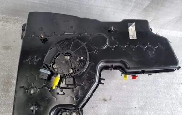 Volkswagen Golf VII AdBlue liquid reservoir 5Q0131877L