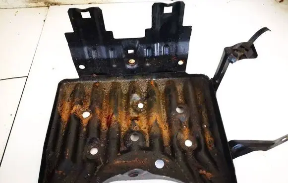 Battery bracket