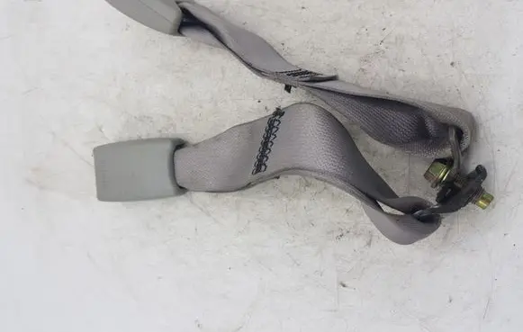 Nissan X-Trail T30 Middle seatbelt buckle (rear) NOCODE