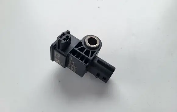 Nissan Micra K14 Airbag deployment crash/impact sensor