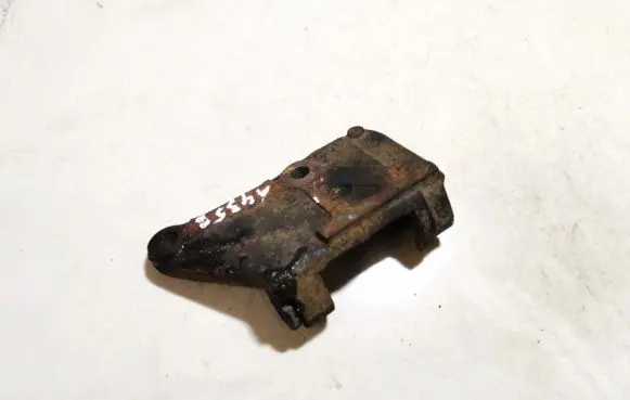 Toyota Corolla Verso E121 Engine mounting bracket