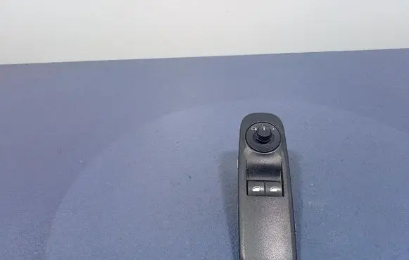 Citroen Berlingo Electric window control switch 98208815ZD