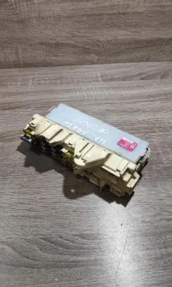 Mazda 626 Fuse module ga5t012124a TWSGA5T01
