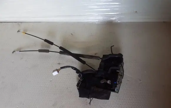 Mazda CX-7 Rear door lock