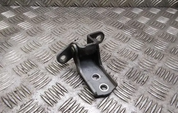 Toyota Avensis T250 Front door upper hinge