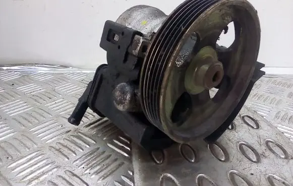 Peugeot 206 Power steering pump 26086355QK