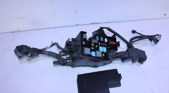 Toyota RAV 4 (XA40) Fuse box set