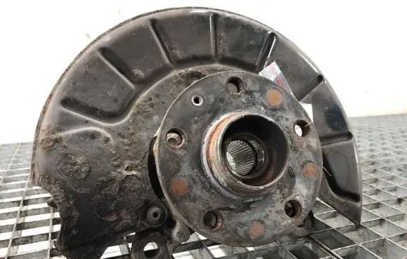 Volkswagen Touran I Front wheel hub spindle knuckle