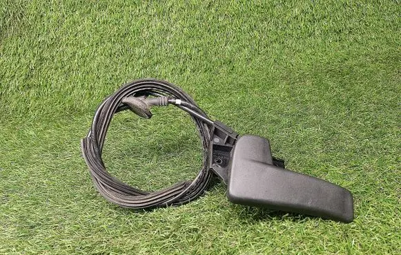 Volkswagen Jetta VI Engine bonnet (hood) release handle 6R1823633 5C1823533