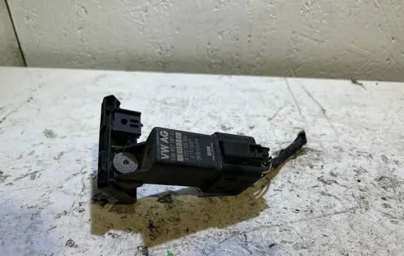 Volkswagen Caddy Glow plug pre-heat relay 038907281D 3171007 0522120504