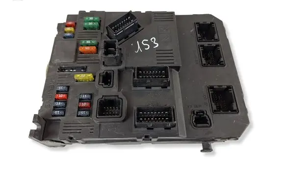 Peugeot 206 Fuse module 9652474780 S118085220