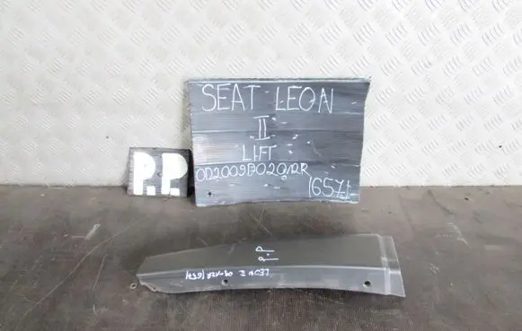 Seat Leon (1P) (B) pillar trim (top) 1P0853290B