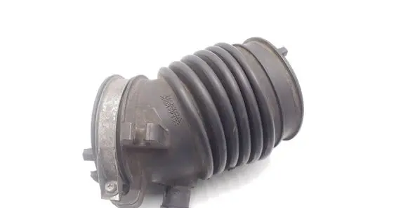 Honda CR-V Air intake hose/pipe 