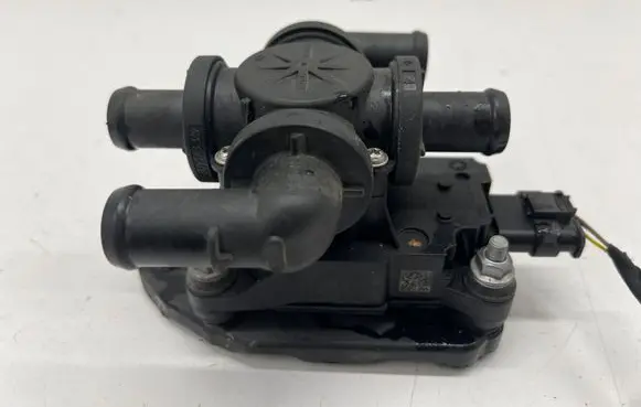 Audi Q8 e-tron Electric auxiliary coolant/water pump 4KE963375S