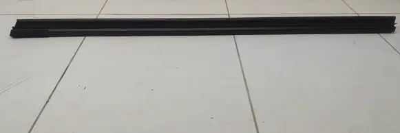 Peugeot 308 Rubber seal front door window/glass 