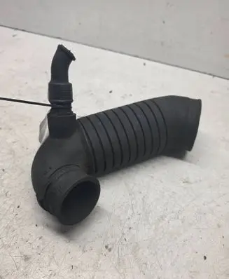Volkswagen PASSAT B5 Intercooler hose/pipe 8D0129615J