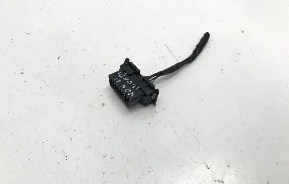 Hyundai i20 (BC3 BI3) EUR ISO radio connector MK1D351115