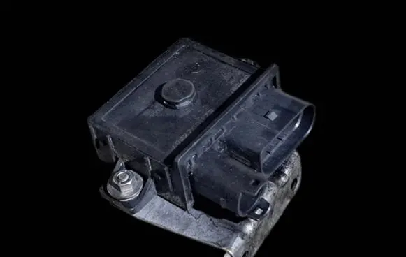BMW 5 E60 E61 Glow plug pre-heat relay 0522120703