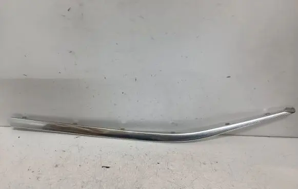Peugeot 5008 Rear glass trim 