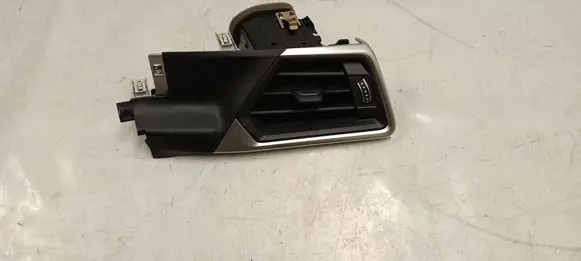 BMW 3 G20 G21 Dashboard side air vent grill/cover trim 539259