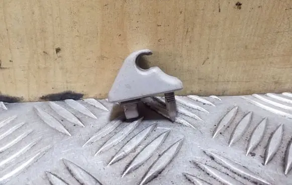 Toyota Yaris Sun visor clip/hook/bracket 