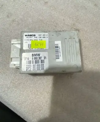 BMW X5 F15 Air suspension control unit module (rear) 001003003 4461500800 6860387