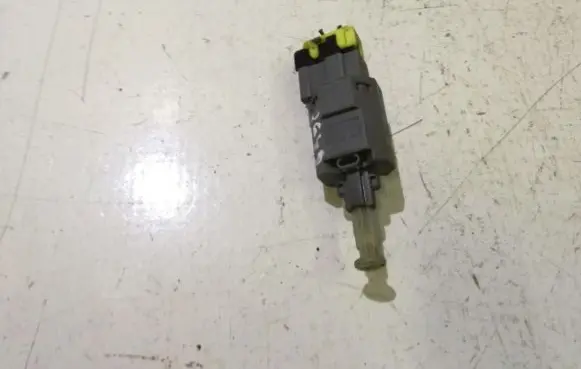 Mazda 323 Brake pedal sensor switch