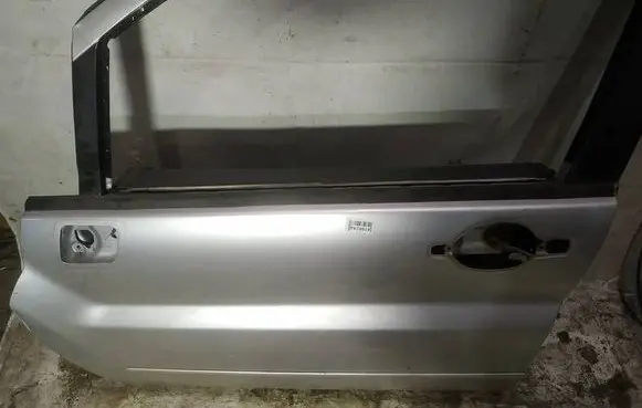 Mitsubishi Endeavor Front door glass trim molding 