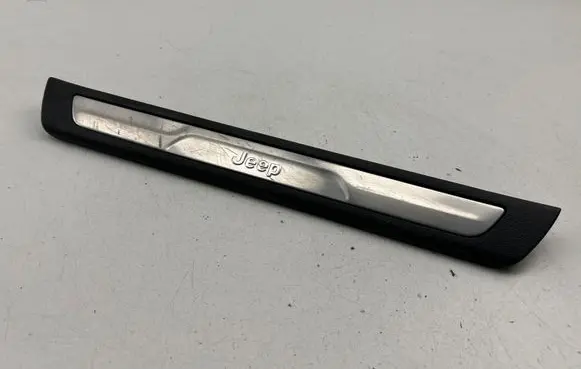 Jeep Grand Cherokee Front sill trim cover 1NC81DX9AB 101037030BLR
