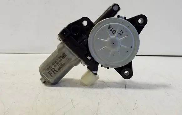 KIA Soul Front door window regulator motor 82460B2000