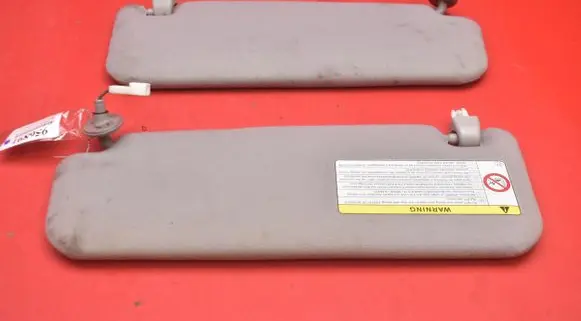 Toyota Prius (NHW20) Sun visor