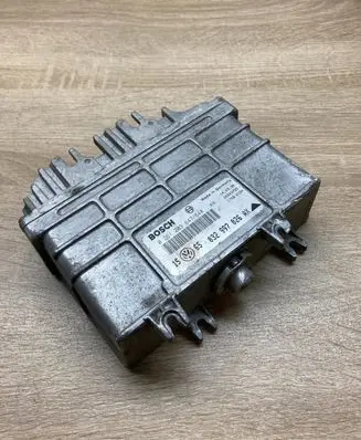 Volkswagen Golf III Engine control unit/module ECU 032997026AX 0261203647