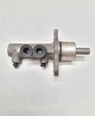 Master brake cylinder