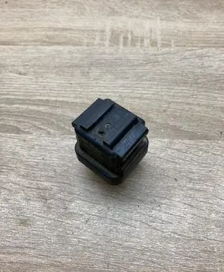 Toyota Avensis T270 Glow plug pre-heat relay 2861067010 1567000671