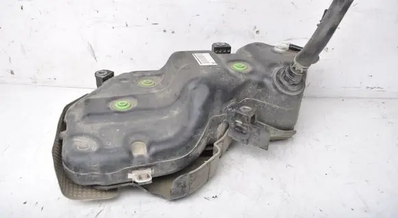 KIA Ceed AdBlue liquid reservoir 31500-J7900