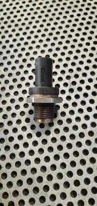 Mercedes-Benz C W203 Fuel pressure sensor A006281002843