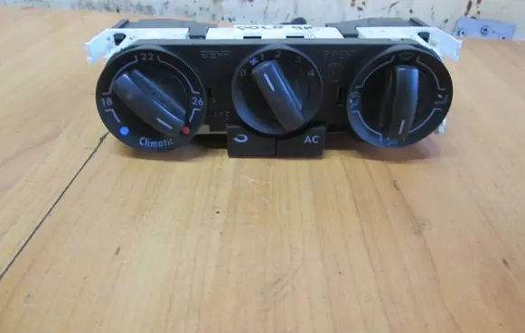 Volkswagen Polo Interior fan control switch