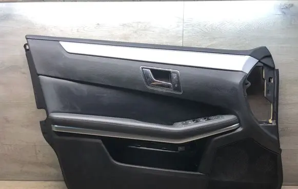Mercedes-Benz E W212 Front door card panel trim A2127270348 00009051 00009G50