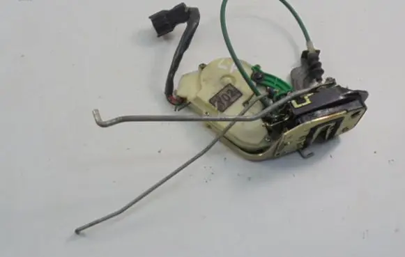 KIA Sorento Front door lock