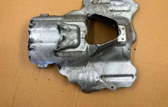 BMW 7 F01 F02 F03 F04 Heat shield in engine bay 7577004