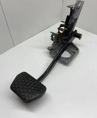 BMW 3 E36 Brake pedal 1161962